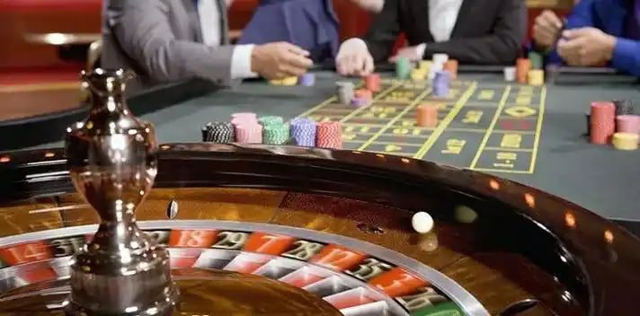 Panel metode pembayaran bintang 4dp menampilkan berbagai opsi e-wallet dan bank virtual
